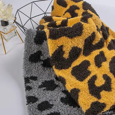 Leopardo rašto šerpos audinys